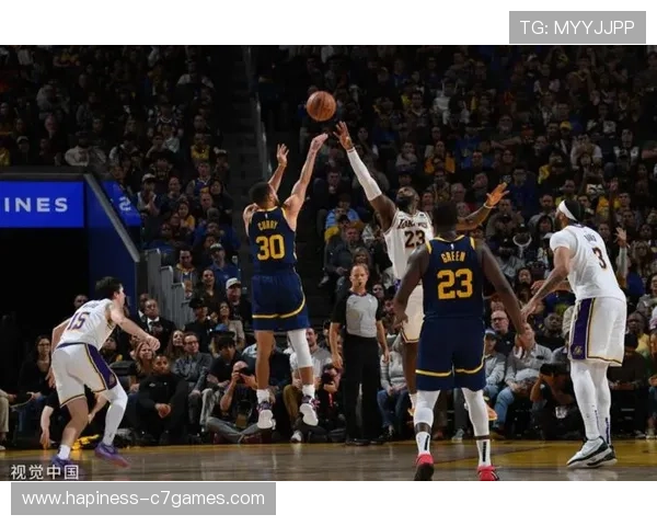 NBA最新赛季战报:勇士与湖人季后赛激烈对决,詹姆斯与库里再度碰撞 NBA最新赛季战报:勇士与湖人季后赛激烈对决,詹姆斯与库里再度碰撞