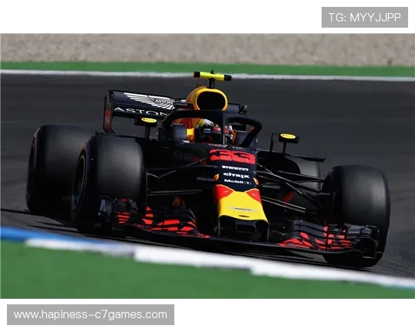 F1赛季最新动向：红牛车队再度称霸，汉密尔顿迎来新挑战