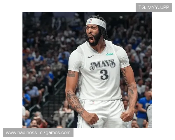 NBA最新动态：詹姆斯复出引领湖人连胜 独行侠队伍调整迎战季后赛关键对决