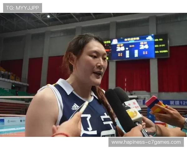 中国女排冲击世界杯三连冠，年轻队员表现引发热议